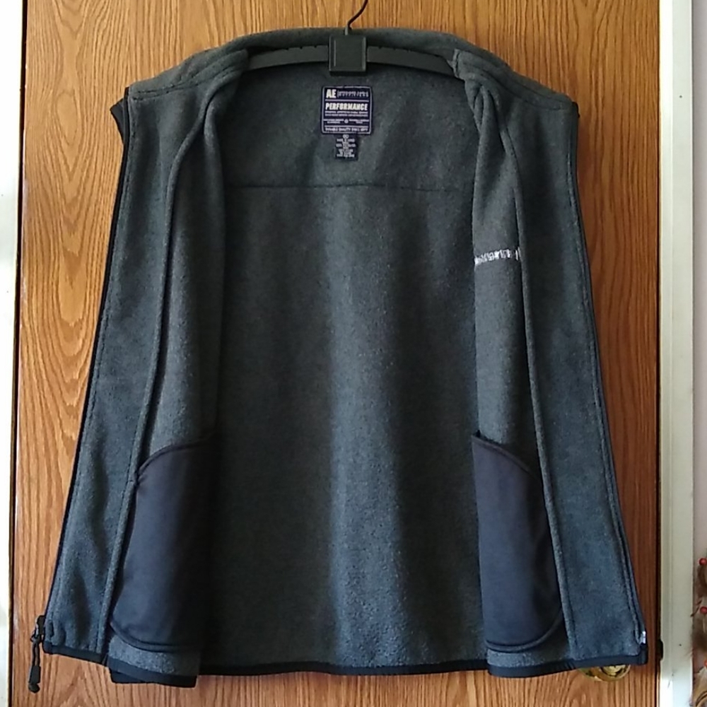 🧥AE Performance Vest - Picture 7 of 7